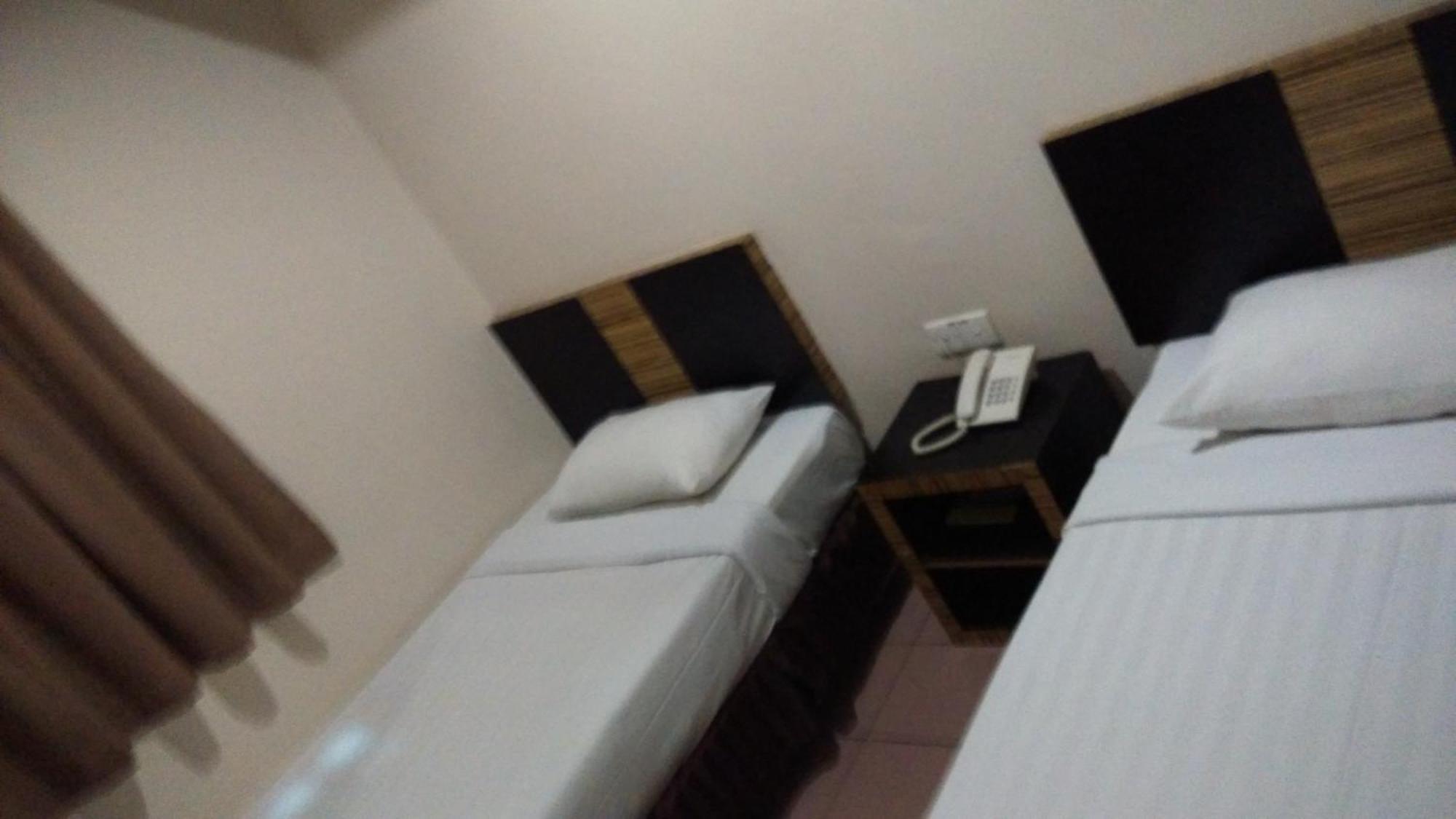 Hotel Traveller Kota Kinabalu Habitación foto