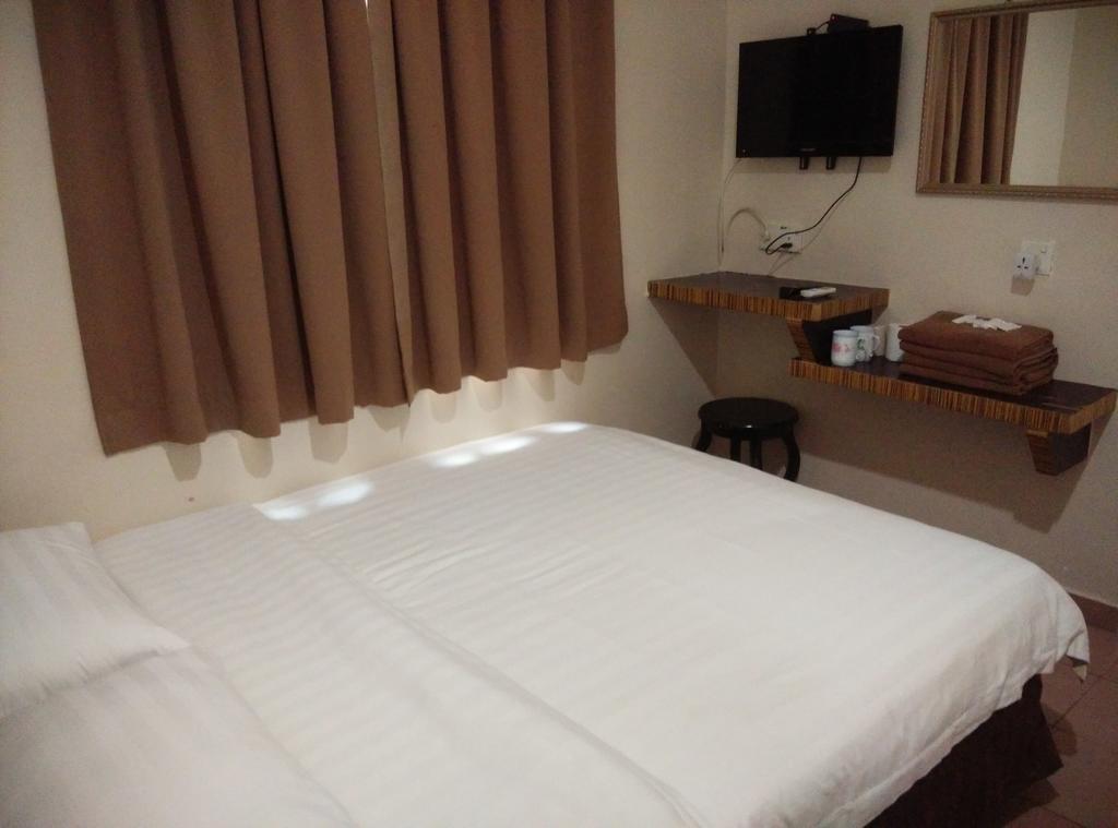 Hotel Traveller Kota Kinabalu Exterior foto