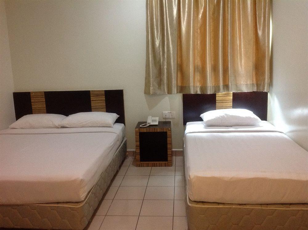 Hotel Traveller Kota Kinabalu Exterior foto