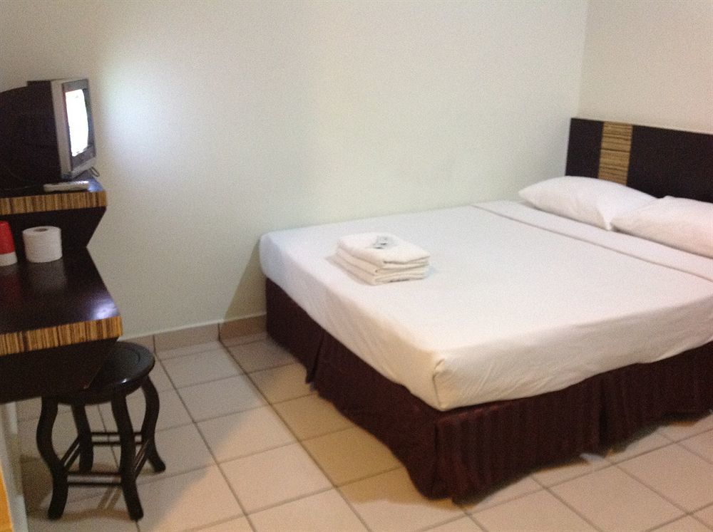 Hotel Traveller Kota Kinabalu Exterior foto