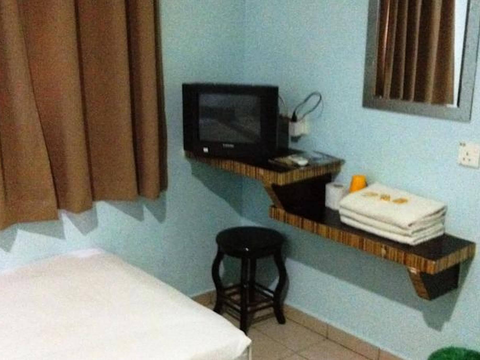 Hotel Traveller Kota Kinabalu Exterior foto