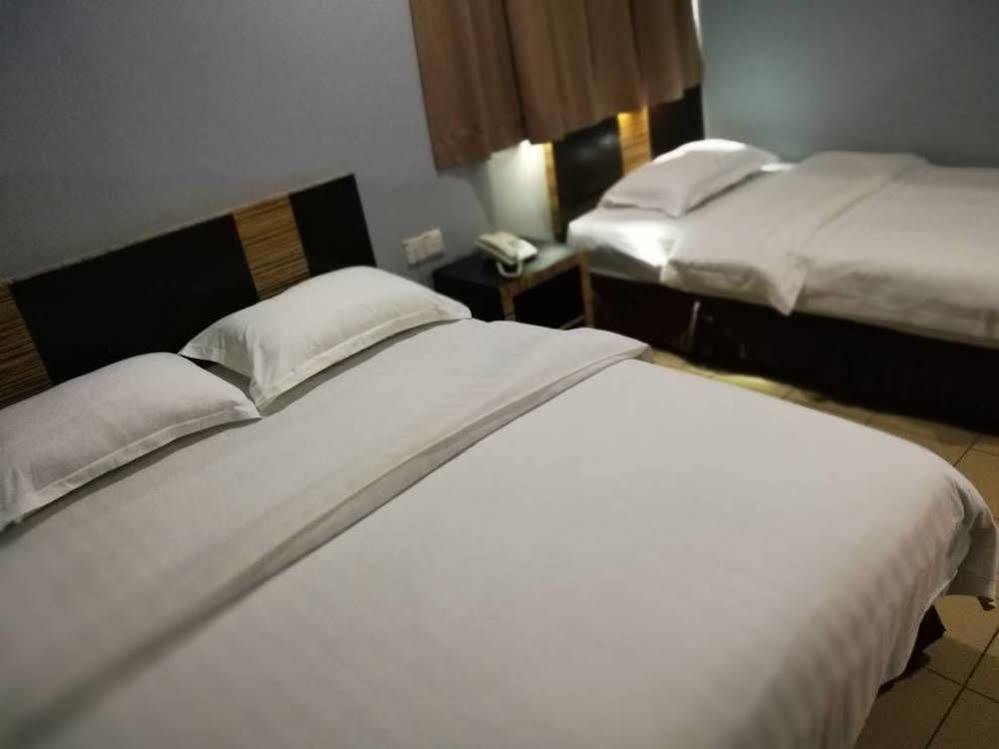 Hotel Traveller Kota Kinabalu Exterior foto