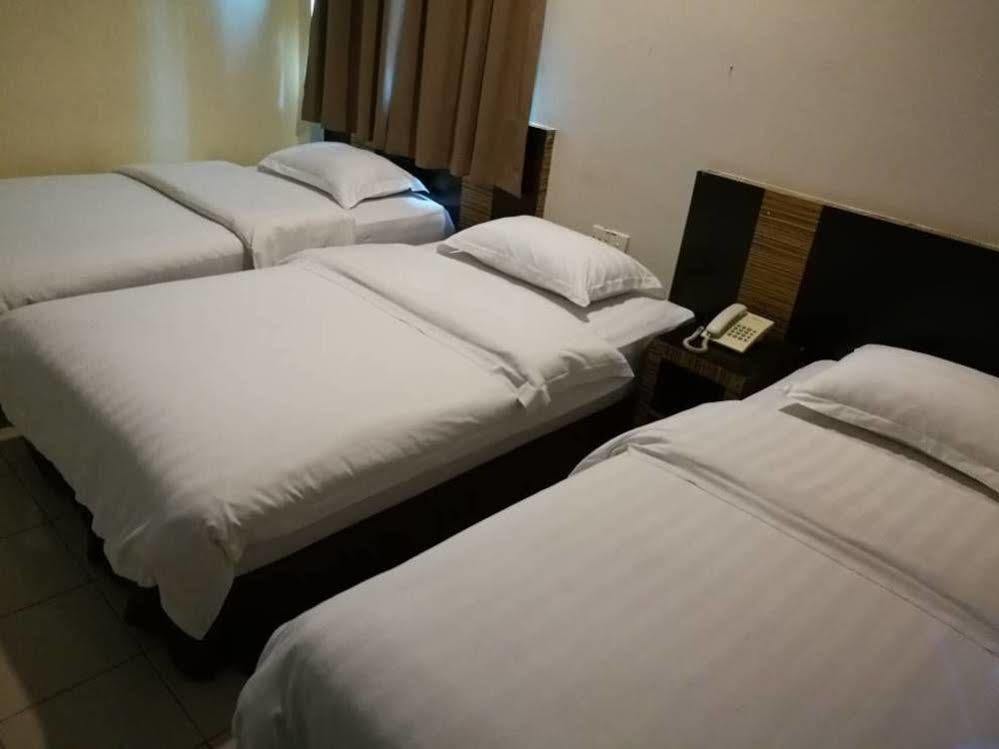 Hotel Traveller Kota Kinabalu Exterior foto
