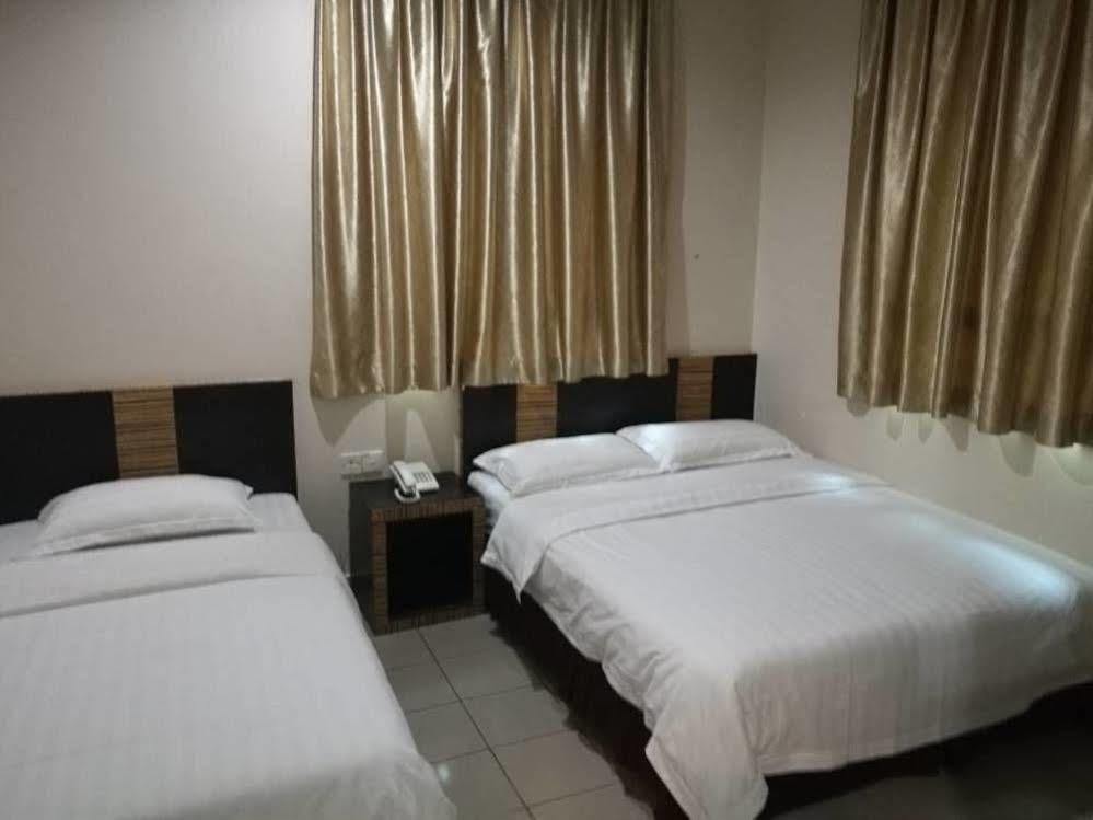 Hotel Traveller Kota Kinabalu Exterior foto