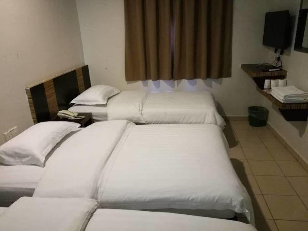 Hotel Traveller Kota Kinabalu Exterior foto